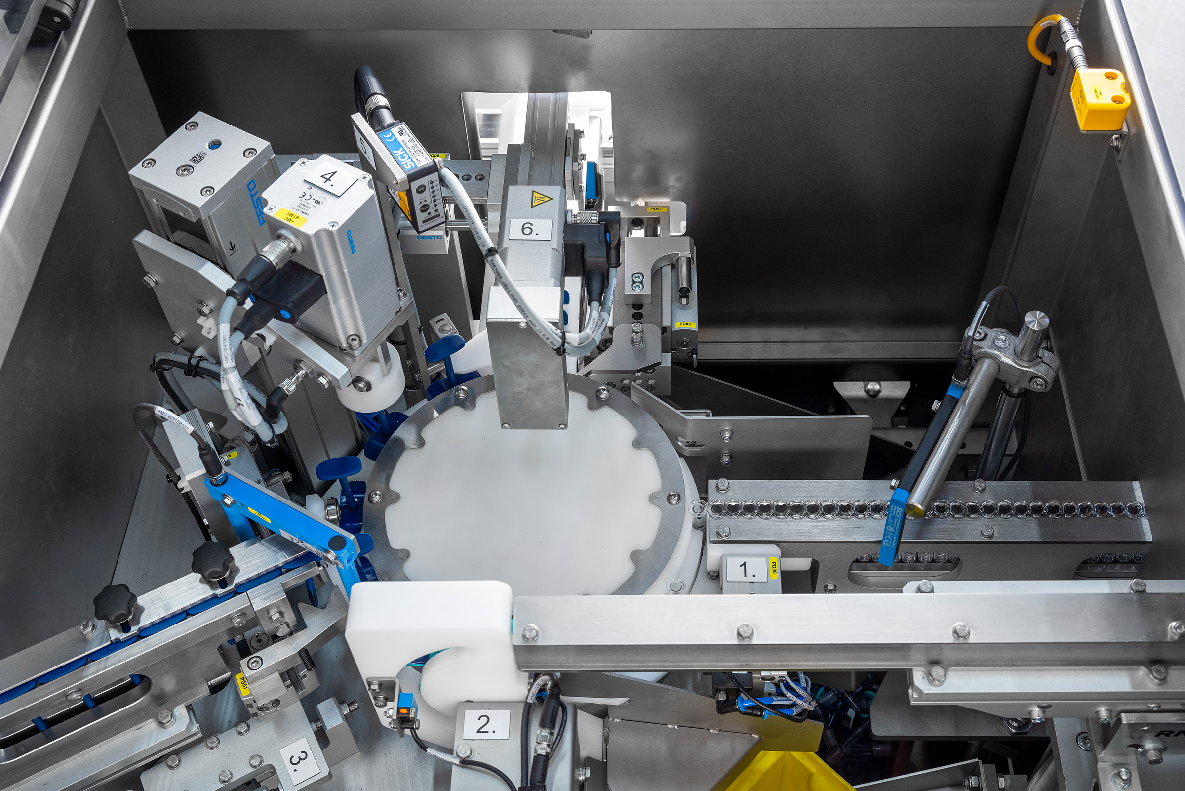 Syringe assembly machine/ Spuit assemblage machine