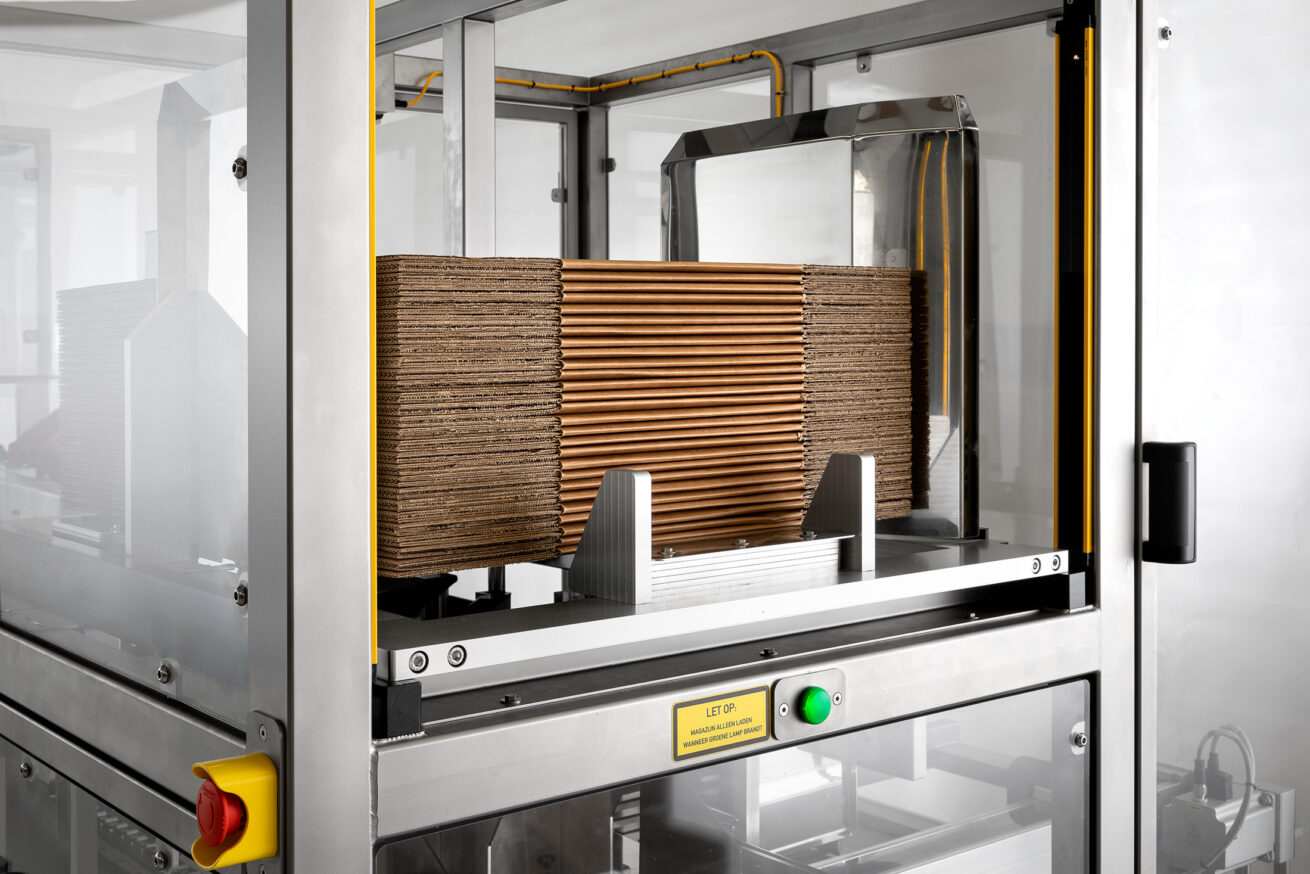 Case packer machine