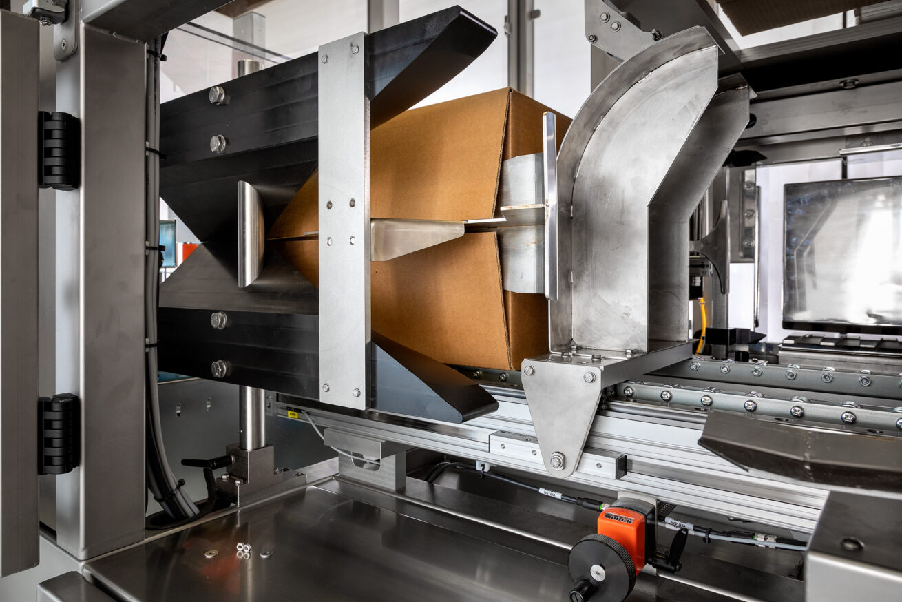 Case packer machine