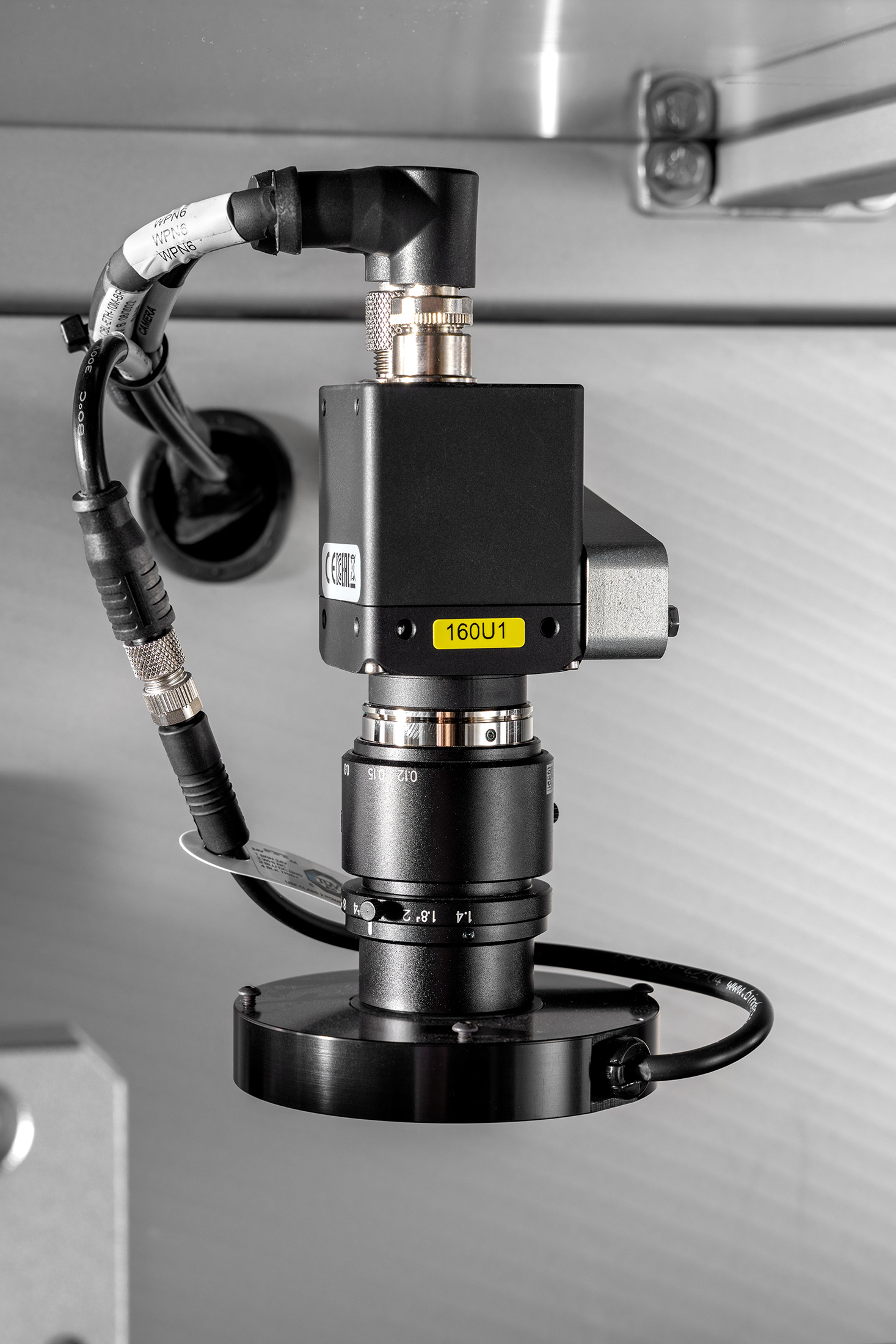 Lid punching machine with printing - vision