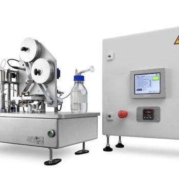 Liquid filling machine for filling microdoses of liquid